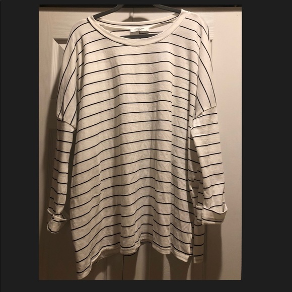 Carly Jean Los Angeles Tops - Carly Jean Los Angeles Evelyn Tunic- large, NWT